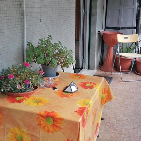 Celine Bed & Breakfast Genoa Bagian luar foto