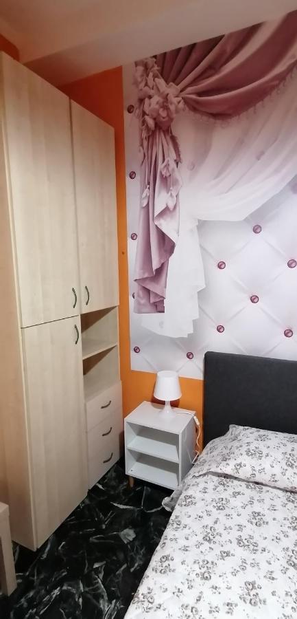 Celine Bed & Breakfast Genoa Bagian luar foto